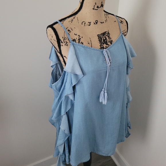 Rachel Roy Light Wash Chambray Cold-Shoulder Top - Picture 9 of 12